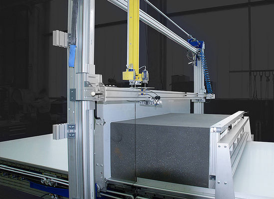 Sünger Dikey Düz Büyük CNC köpük kesicisi Siemens Kontrol Döner Çalışma Masası