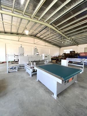 Yüksek hassasiyetli Cnc köpük kesme makinesi EPE Yapraklar Kenar Yan Kesme